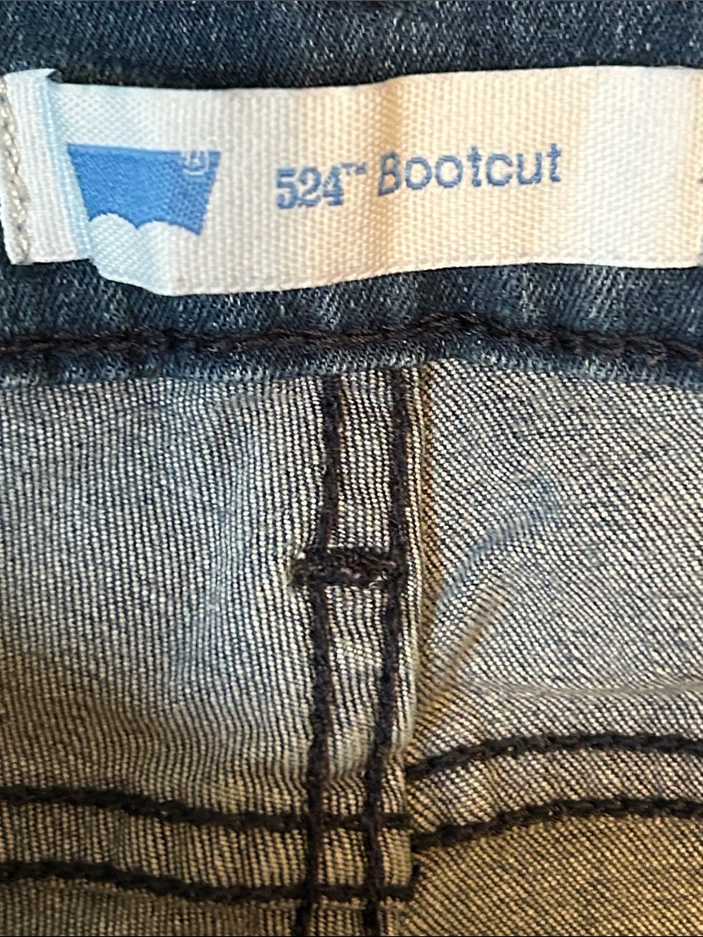 Levi's Women's Boot Cut Jeans in Faded Blue Denim - Picture 9 of 10